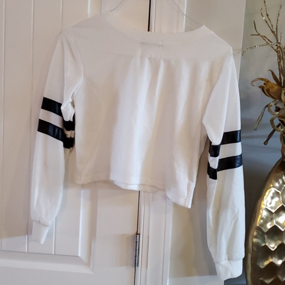 Top - Picture 2 of 4